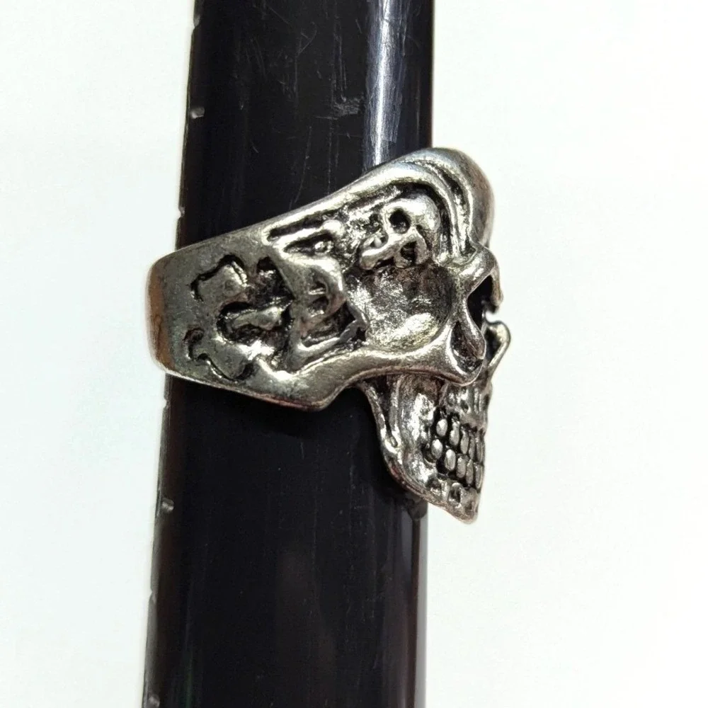Vintage New Skull Ring Unisex Big Mens Plus Size 11 SilverTone Gothic‎ Biker